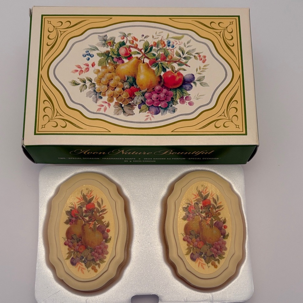 VTG Avon Nature Bountiful Soap Set NIB
